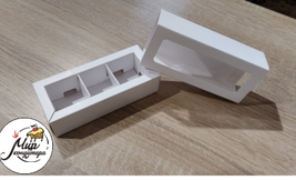 Фото Коробка с окном "под 3 конфеты", белый